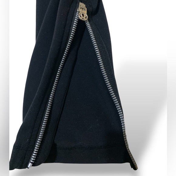 LULULEMON Black Knit Hi Rise Leggings 9”Silver Detail Pull tab Zipper Size 6 EUC - Picture 6 of 9